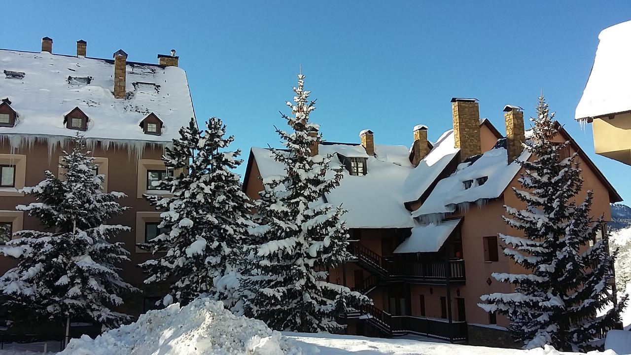 Apartamentos Tanau Baqueira Beret Luaran gambar