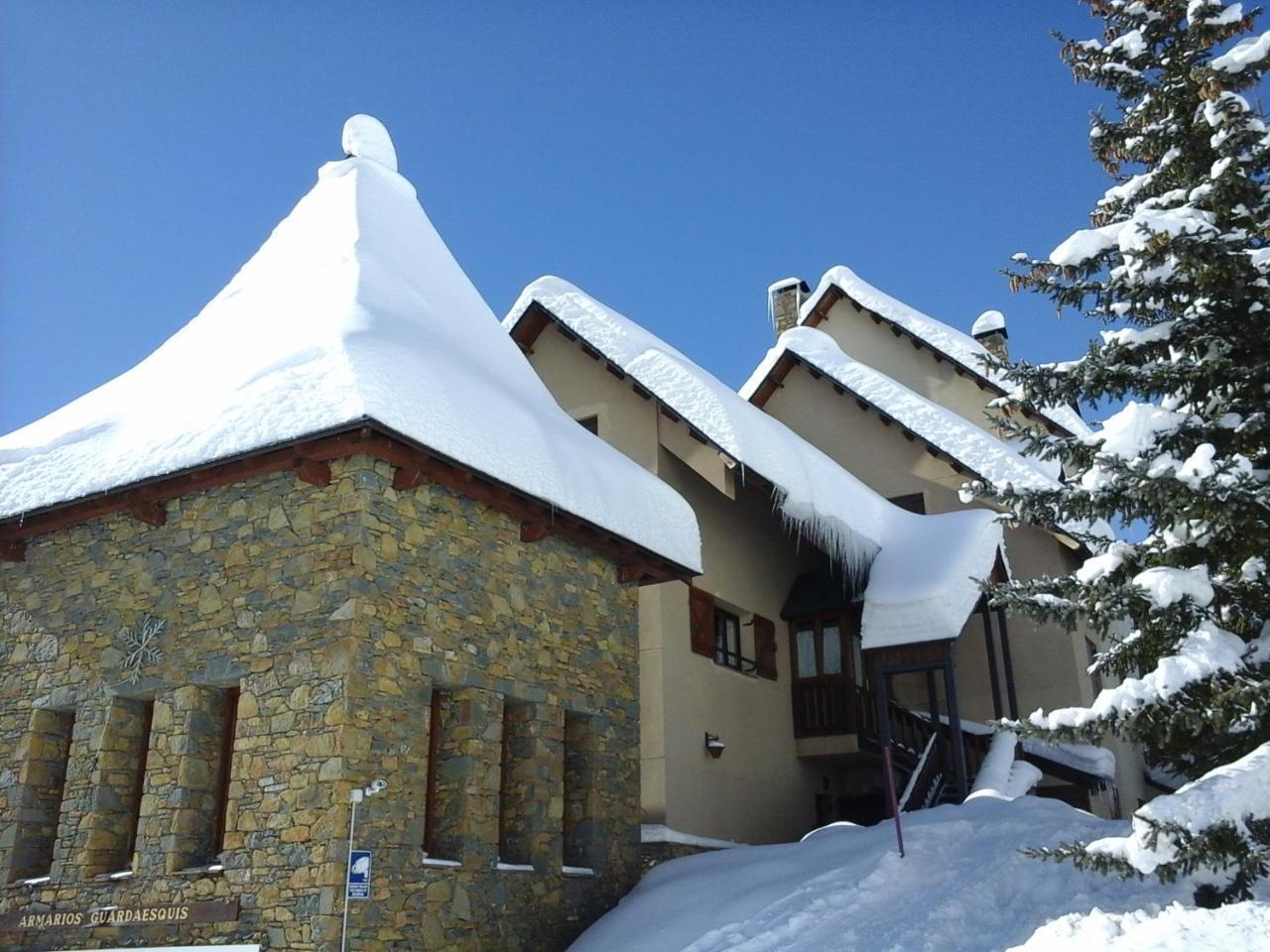 Apartamentos Tanau Baqueira Beret Luaran gambar
